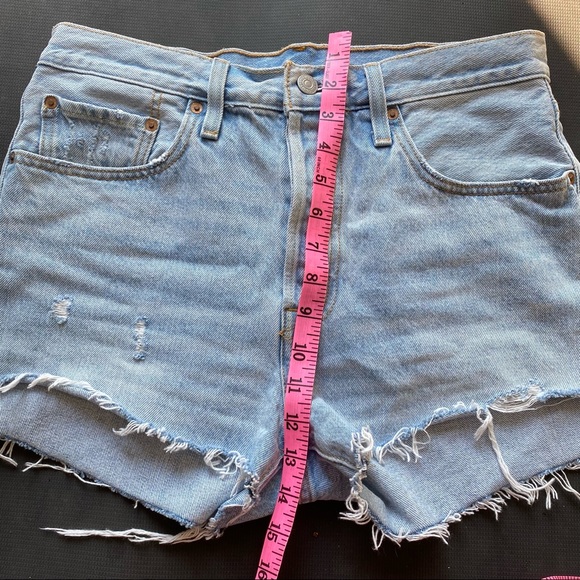 Levi’s jean shorts - Picture 3 of 6